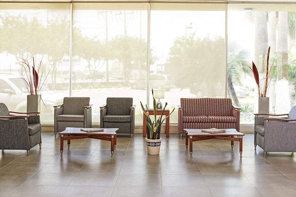 Hotel Ibis Monterrey Aeropuerto à Apodaca Extérieur photo